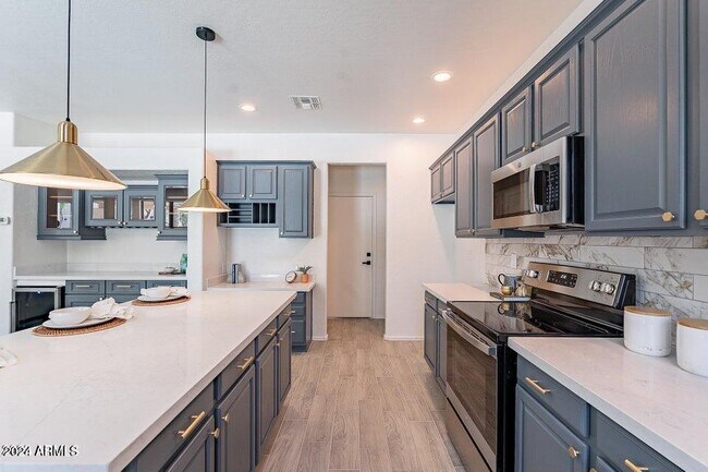 Building Photo - 20858 N 90th Ave