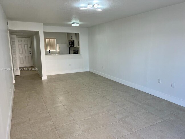 Building Photo - 810 SW 105th Ave