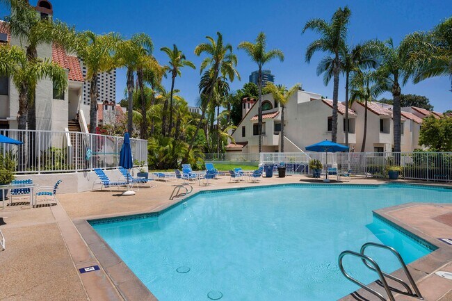 Building Photo - Lovely Marina District 2-bedroom at Park R...