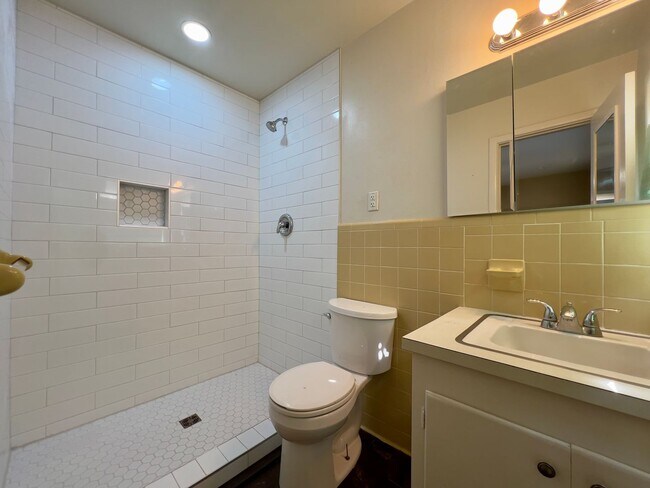 Building Photo - 2825 57th St