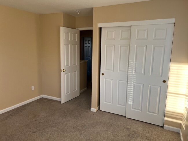 Building Photo - 8870 Sunset Breeze Dr