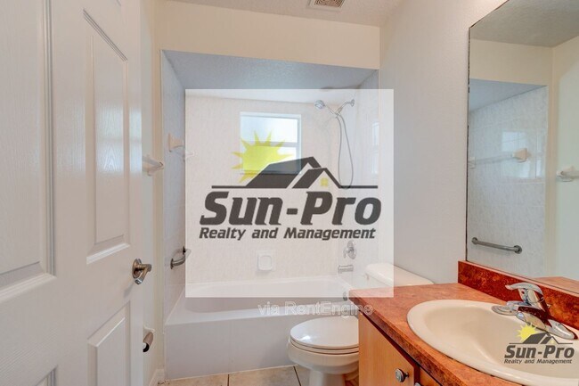 Building Photo - 5505 Magnolia Ave