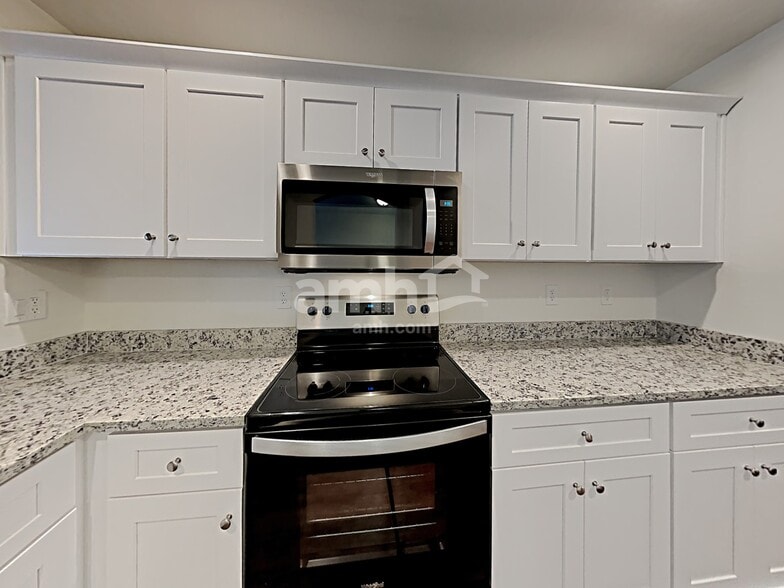 Building Photo - 2717 E Dust Devil Dr