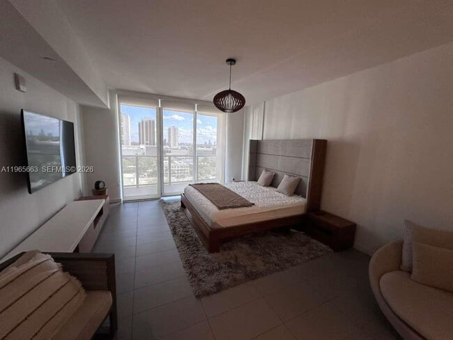 Building Photo - 1600 NE 1st Ave