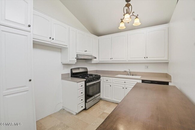 Building Photo - 31505 Lindero Canyon Rd