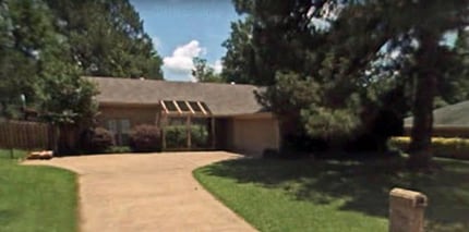 Building Photo - 3320 Lockhaven Dr