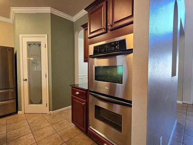 Building Photo - 615 Pumpkin Dr