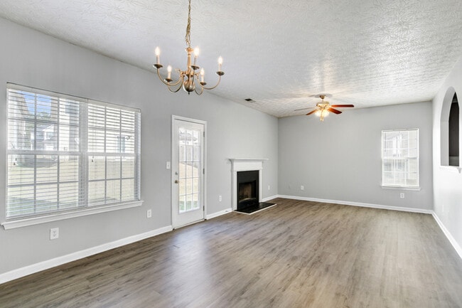 Building Photo - Gorgeous 3-Bedroom Home with Extra Flex Space!