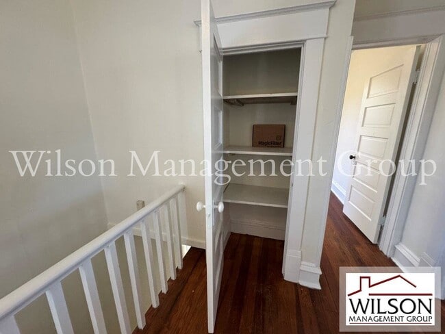 Building Photo - 516 E Anderson St