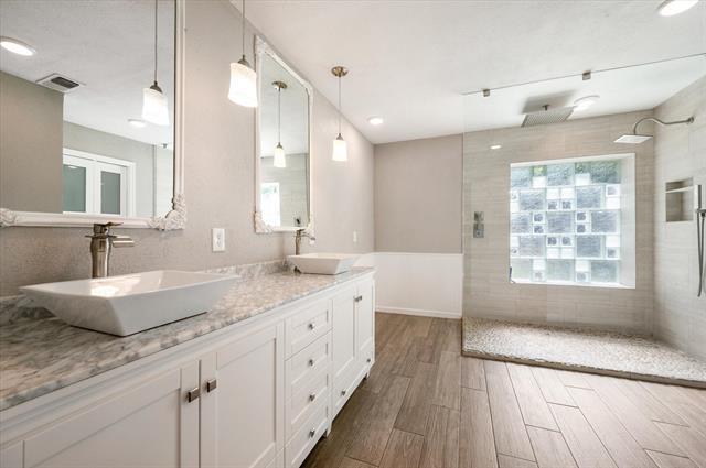 Building Photo - 3008 Bluebonnet Ln