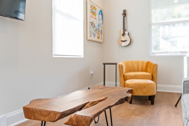 Building Photo - 24 Sawyer St