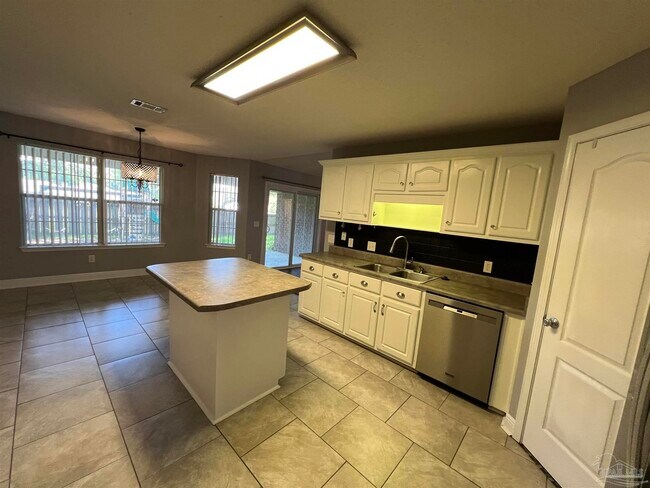 Building Photo - 7951 Amethyst Dr