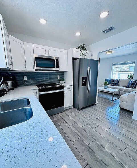 Building Photo - 1814 E Emma St