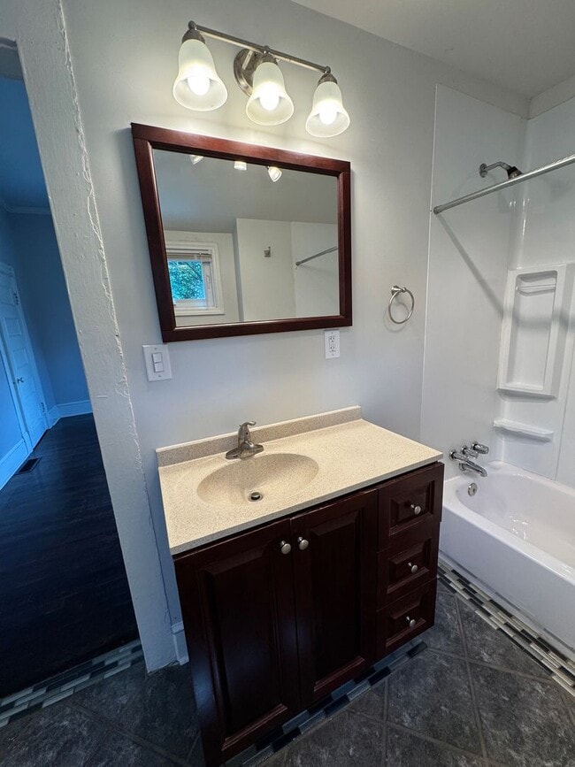 Building Photo - North AVL - Updated Spacious 2/2 Home