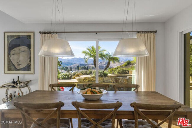 Building Photo - 987 Brookview Ave