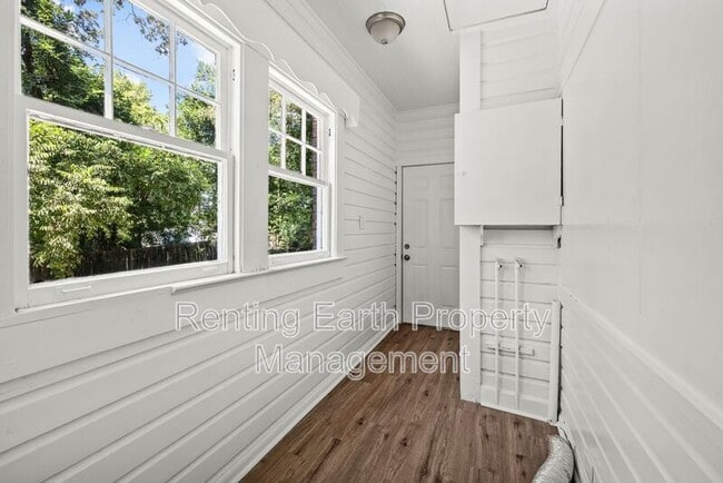 Building Photo - 1526 42nd St Ensley