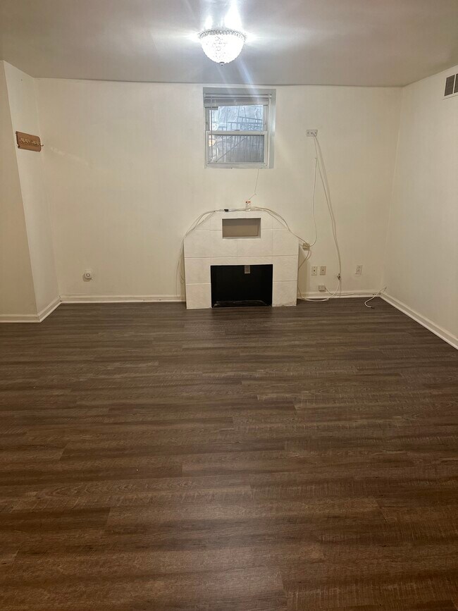 Building Photo - 4422 S Saint Lawrence Ave