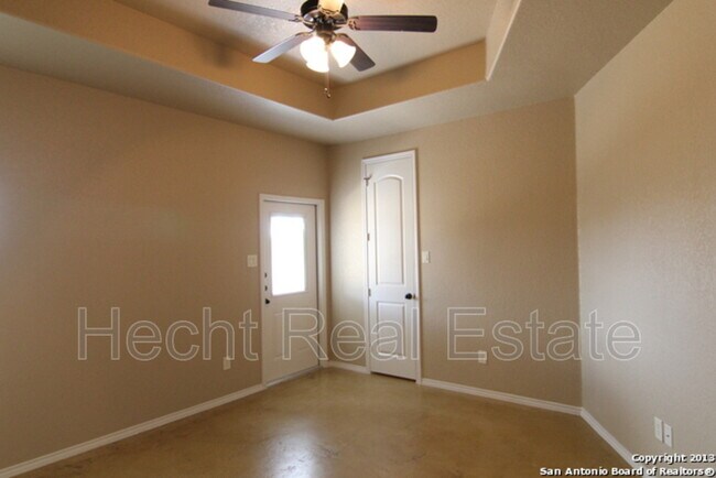 Building Photo - 260 Rosalie Dr