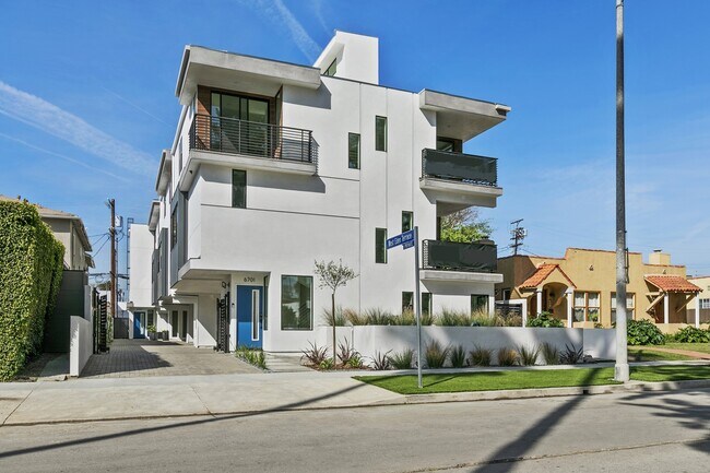 Building Photo - 6701 W Eden Ter