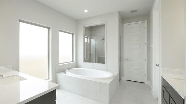 Building Photo - 170 Plumbago Loop