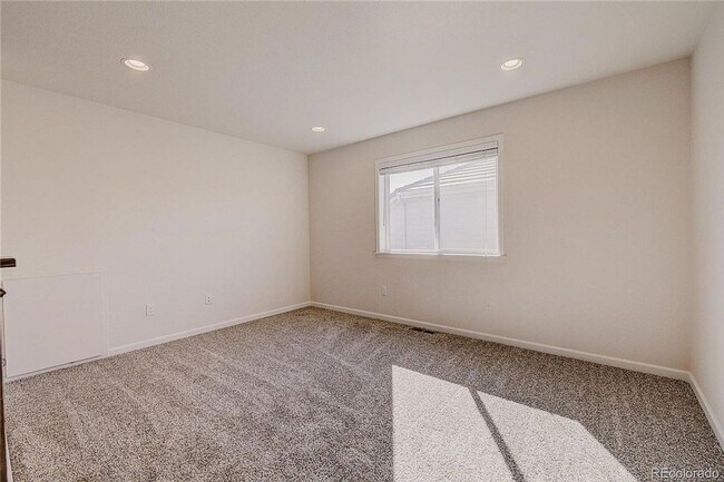 Building Photo - 11475 Helena St