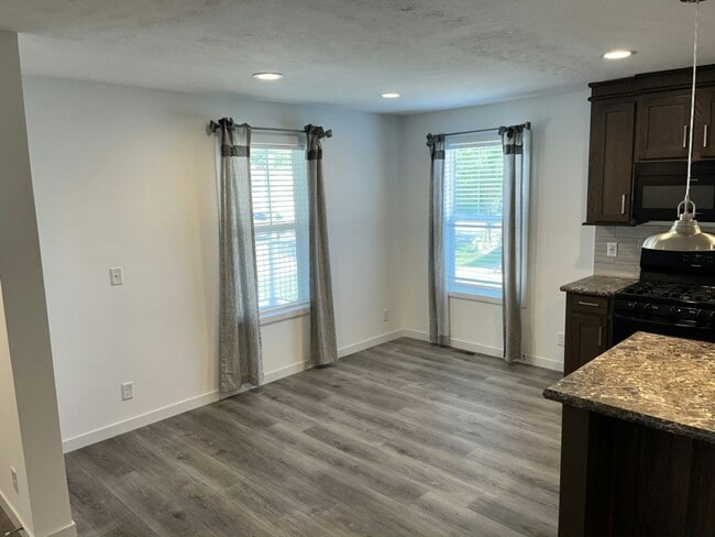 Building Photo - 25719 Shinnecock Dr