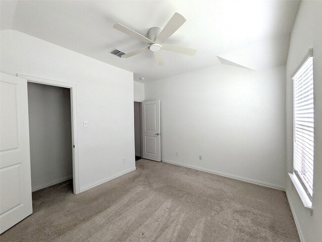 Building Photo - 14601 Little Water Dr