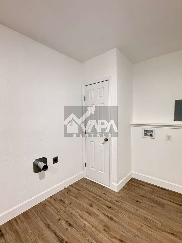 Building Photo - 943 Weizmann St