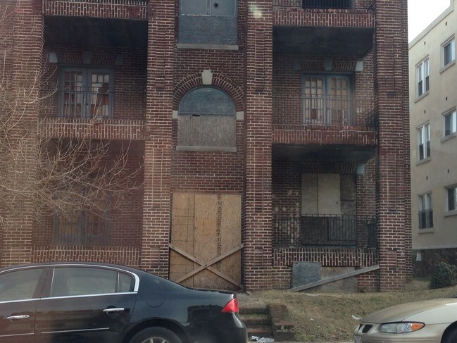 Primary Photo - 2427 Callow Ave