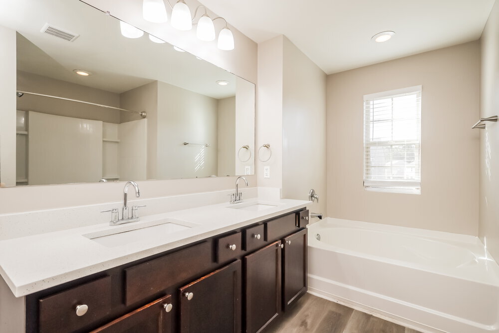 Building Photo - 207 Shaker Hollow Dr