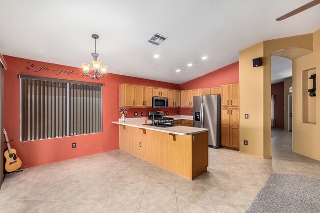 Building Photo - 9150 W Grovers Ave