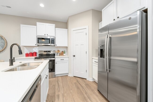 Building Photo - 701 W 50th St S