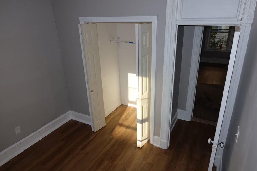Unit 2 Bdr Closet - 16 Benton St