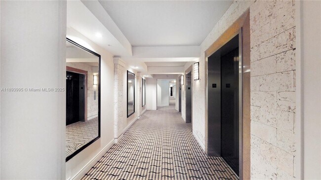 Building Photo - 801 Brickell Key Blvd