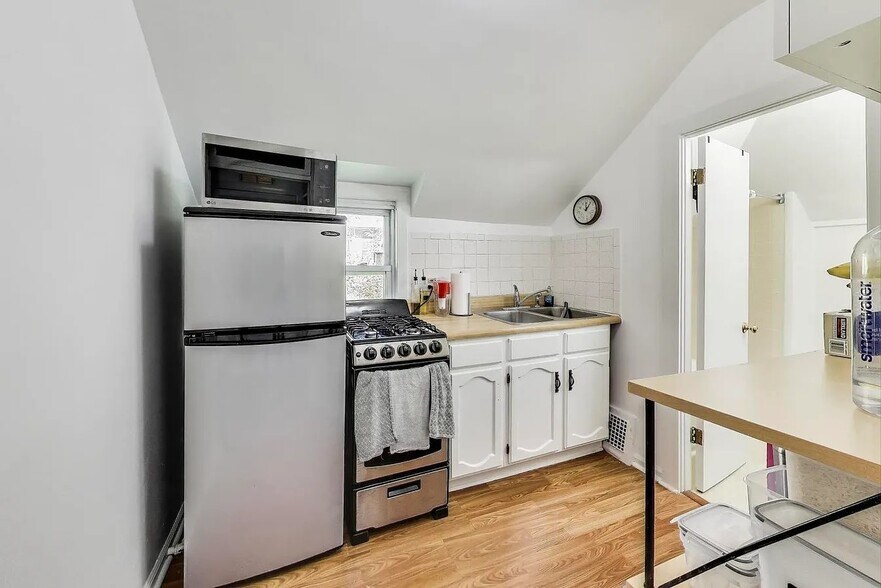 Building Photo - 869 N McKinley Rd