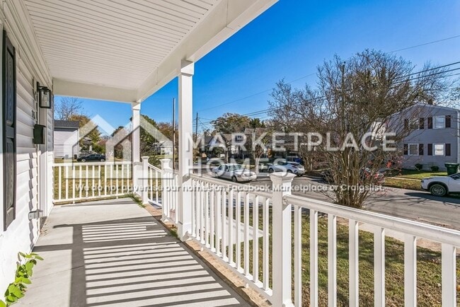 Building Photo - 731 30th St