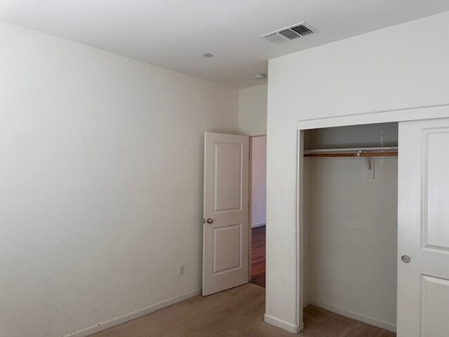 Building Photo - $500.00 off first full months rent - Beautiful home in River Island
