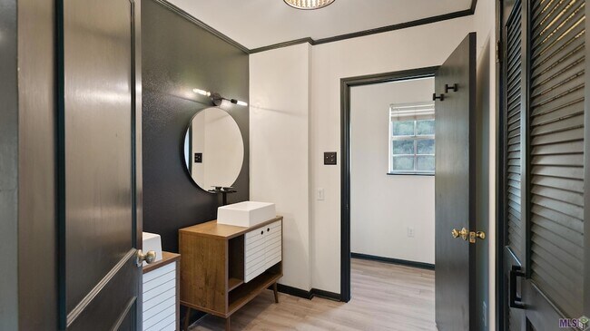 Building Photo - 7165 Government St