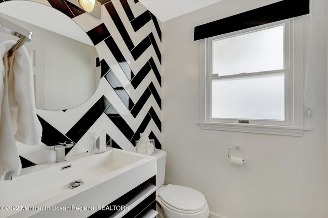 Building Photo - 1049 Norwood Ave