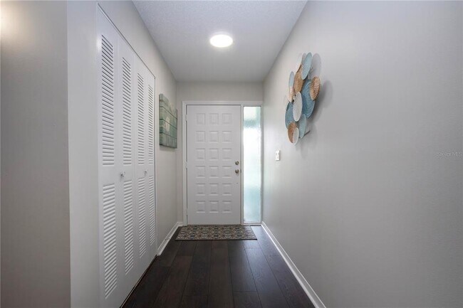 Building Photo - 2429 Lancaster Dr