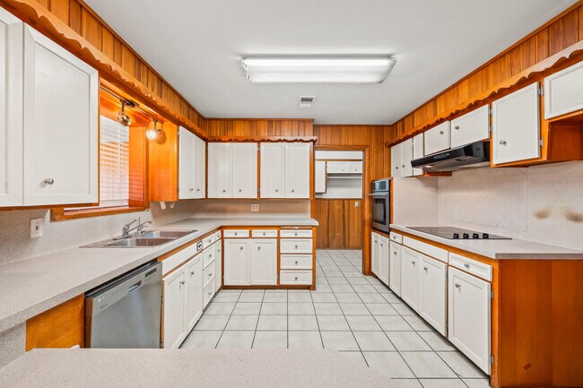 Building Photo - 3423 56th St