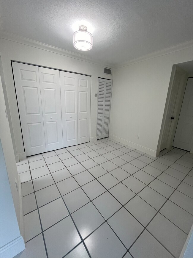 Building Photo - 8311 SW 142nd Ave