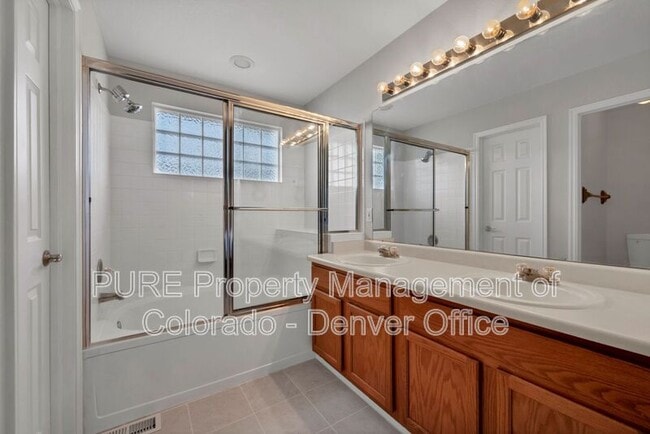 Building Photo - 2866 Fernwood Pl