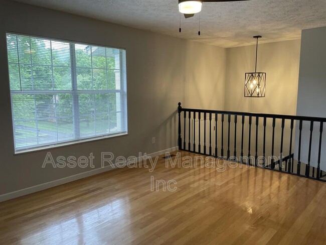 Building Photo - 608 Augustan Ln