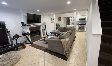 Building Photo - 2 bedroom in Chicago IL 60642