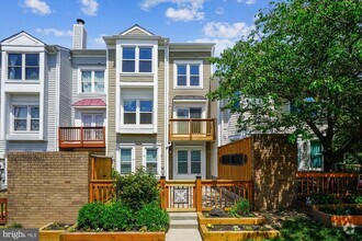 Building Photo - 6010 Sunset Ridge Ct