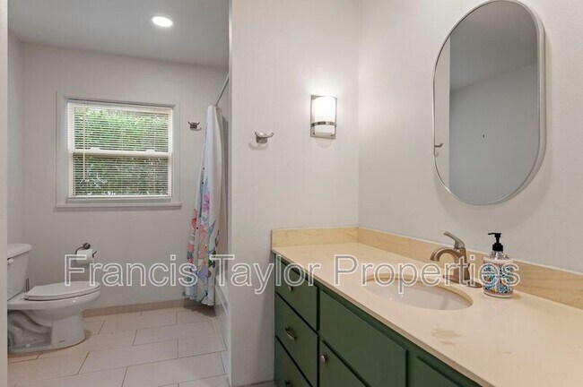 Building Photo - 10204 Lake Meadow Ln