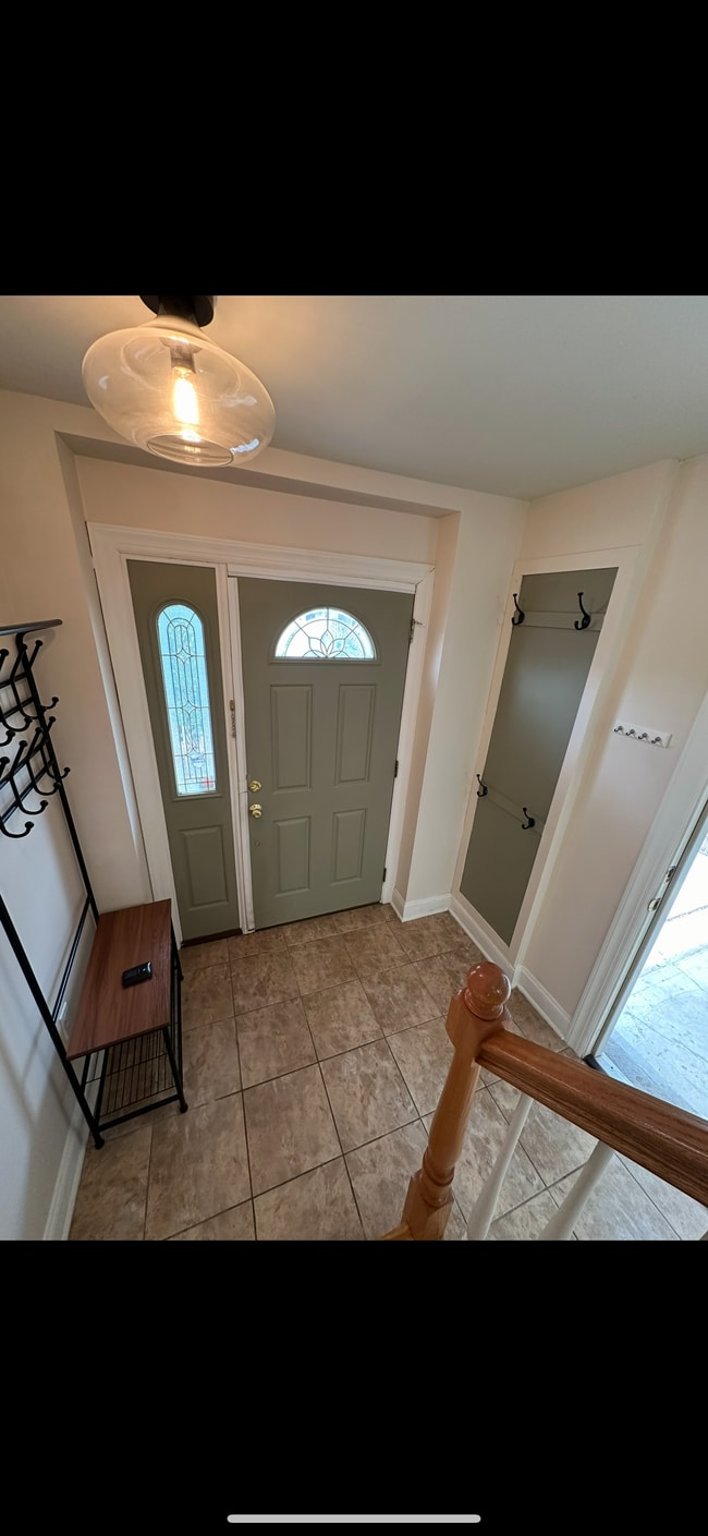 Building Photo - 638 Valley Brook Ave