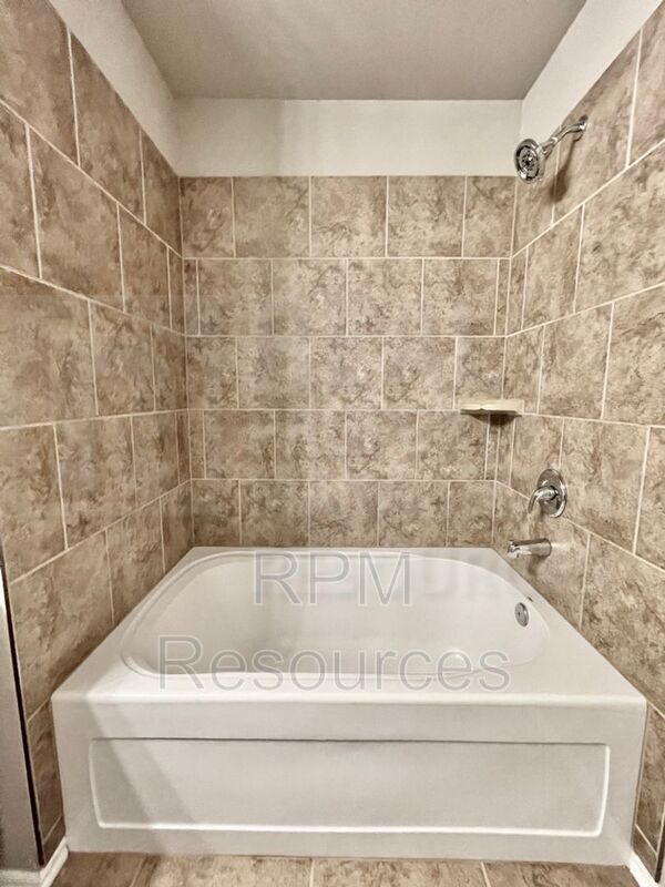 Building Photo - 2920 Cider Mill Ln