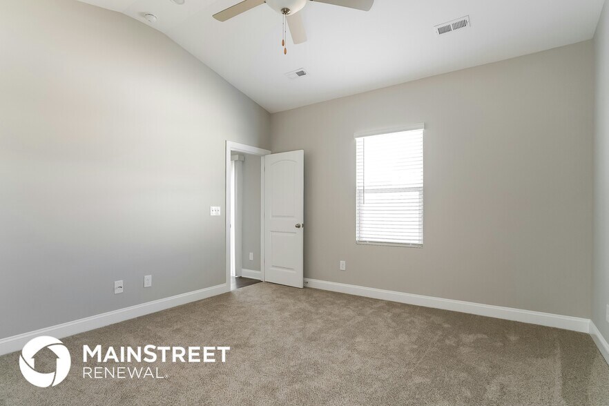 Building Photo - 400 Legacy Dr